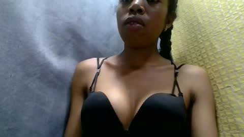 Snapshot of prisca880319 chatting on 05/01/26, 02:38 prisca880319 online show from 05/01/26, 02:38