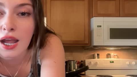 Snapshot of prism50 chatting on 10/23/25, 09:02 Prism online show from 10/23/25, 09:02