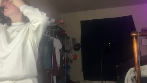 Snapshot of prism50 chatting on 11/13/25, 01:04 Prism online show from 11/13/25, 01:04