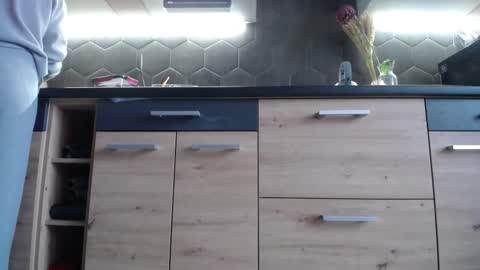 Space online show from 11/04/25, 07:29