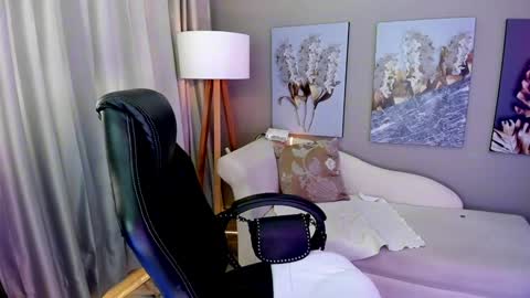 Priya Rose online show from 12/04/24, 06:39