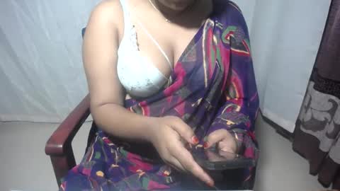 Snapshot of priyonti34 chatting on 06/17/26, 11:27 Priyonti ganguli online show from 06/17/26, 11:27