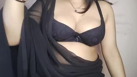 priyu_ online show from 11/08/25, 09:09