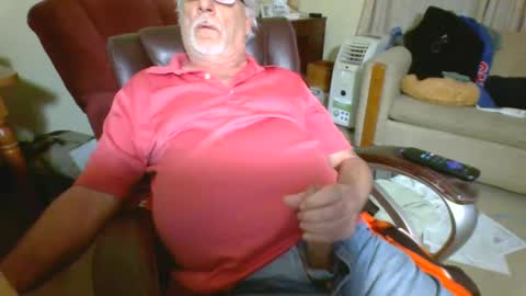 Snapshot of prlbob77 chatting on 02/23/25, 01:35 prlbob77 online show from 02/23/25, 01:35