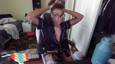 Snapshot of productivepussy chatting on 09/19/25, 04:18 ProductivePorn online show from 09/19/25, 04:18