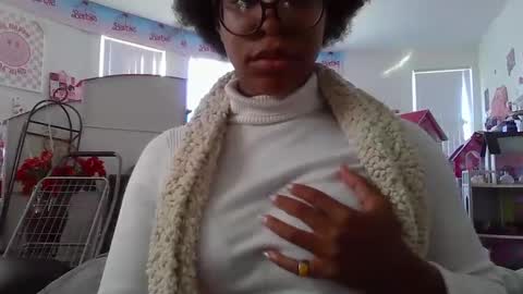 Snapshot of productivepussy chatting on 10/31/25, 08:32 ProductivePorn online show from 10/31/25, 08:32