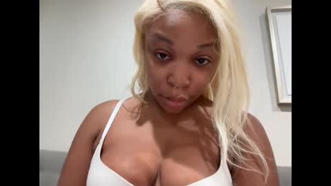 Snapshot of productivepussy chatting on 03/20/26, 01:32 ProductivePorn online show from 03/20/26, 01:32