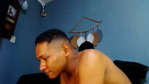 Snapshot of prometo23cm chatting on 02/14/25, 02:23 Grande y Gruesa online show from 02/14/25, 02:23