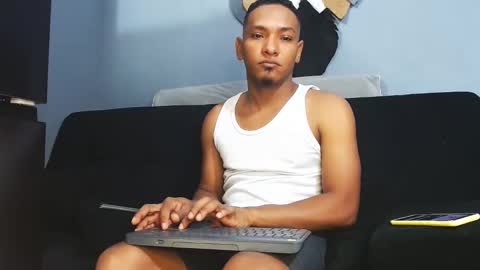 Snapshot of prometo23cm chatting on 10/08/25, 08:01 Grande y Gruesa online show from 10/08/25, 08:01