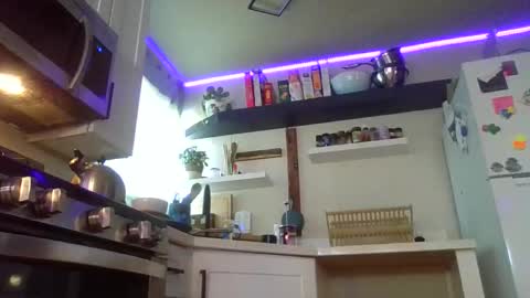 Snapshot of properfuct chatting on 10/14/25, 09:48 Properfuct online show from 10/14/25, 09:48