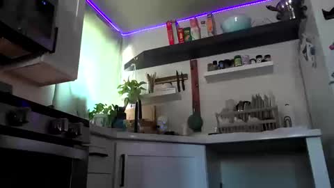 Snapshot of properfuct chatting on 10/16/25, 07:59 Properfuct online show from 10/16/25, 07:59