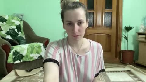 Snapshot of proud_sweet_21 chatting on 10/12/25, 10:31 proud sweet 21 online show from 10/12/25, 10:31