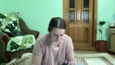 Snapshot of proud_sweet_21 chatting on 10/14/25, 04:30 proud sweet 21 online show from 10/14/25, 04:30