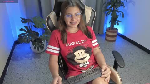    INDEPENDENT MODEL online show from 02/05/25, 06:13