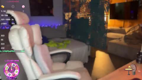 Queen of Pain online show from 10/03/25, 02:14