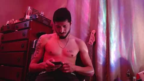 Snapshot of psilocipher chatting on 10/10/25, 10:25 Sk8wave online show from 10/10/25, 10:25