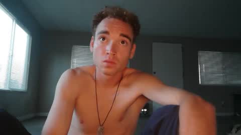 Snapshot of pufftropica chatting on 10/13/25, 12:54 pufftropica online show from 10/13/25, 12:54