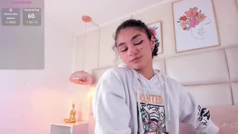 Snapshot of puffy_hearth chatting on 10/14/25, 08:31 Puffy  online show from 10/14/25, 08:31