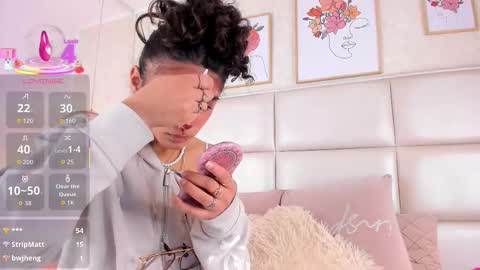 Snapshot of puffy_hearth chatting on 10/30/25, 07:25 Puffy  online show from 10/30/25, 07:25