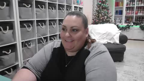 Puggie -  online show from 12/17/24, 10:00