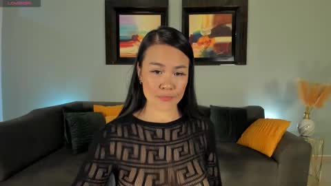 Pui Yee  online show from 10/19/25, 02:18