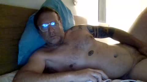 Snapshot of pulllin4u chatting on 04/25/26, 02:36 pulllin4u online show from 04/25/26, 02:36