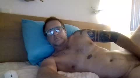Snapshot of pulllin4u chatting on 04/26/26, 07:17 pulllin4u online show from 04/26/26, 07:17