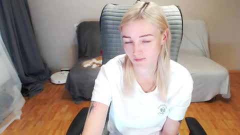 Polly online show from 10/03/25, 12:46