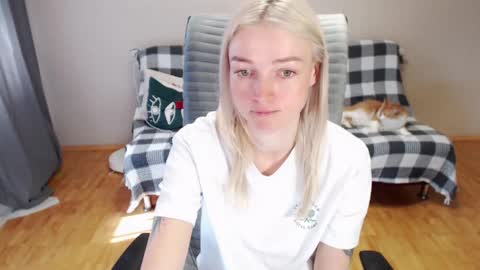 Polly online show from 05/02/26, 05:34