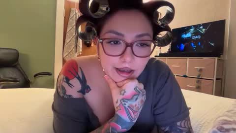Snapshot of pumpkin_bunny chatting on 04/22/26, 03:31 Pumpkin bunny online show from 04/22/26, 03:31
