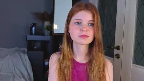 Mia online show from 09/17/25, 04:47