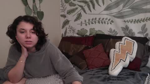 Snapshot of punkpuppy chatting on 12/28/24, 10:13 emmy online show from 12/28/24, 10:13