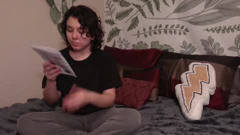 Snapshot of punkpuppy chatting on 12/30/24, 03:36 emmy online show from 12/30/24, 03:36