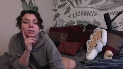 Snapshot of punkpuppy chatting on 01/06/25, 07:13 emmy online show from 01/06/25, 07:13