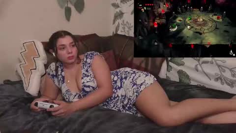 Snapshot of punkpuppy chatting on 09/25/25, 02:37 emmy online show from 09/25/25, 02:37