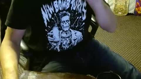 Snapshot of punkypapi chatting on 10/16/25, 04:02 Jojo online show from 10/16/25, 04:02
