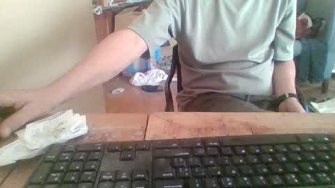 pup_y online show from 10/25/25, 08:33