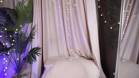 constant schedule Wednesday  Friday  Saturday  Sunday  The Rosemarie online show from 10/22/25, 06:02