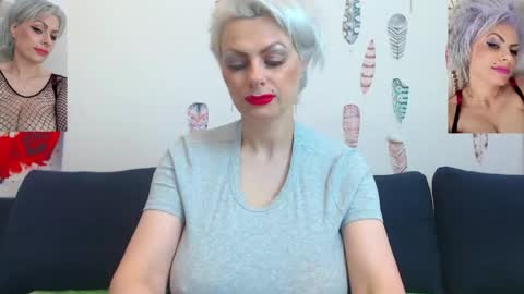 Snapshot of pure_seduce_wow chatting on 05/25/26, 03:34 Goldie online show from 05/25/26, 03:34