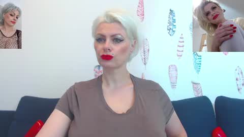 Snapshot of pure_seduce_wow chatting on 06/11/26, 02:53 Goldie online show from 06/11/26, 02:53