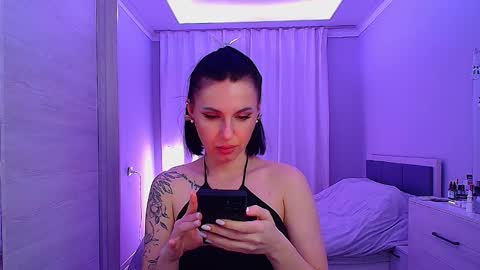 Snapshot of pure_temptation_j chatting on 01/18/26, 04:00 Julia online show from 01/18/26, 04:00