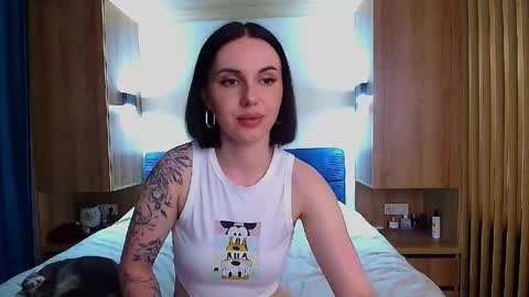 Snapshot of pure_temptation_j chatting on 05/15/26, 03:30 Julia online show from 05/15/26, 03:30