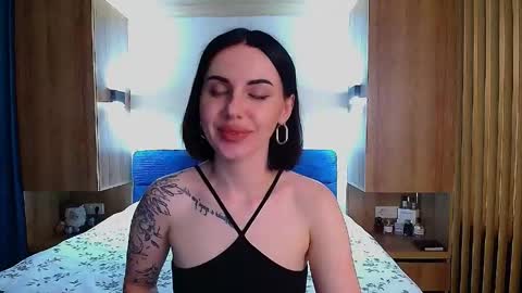 Snapshot of pure_temptation_j chatting on 05/23/26, 04:33 Julia online show from 05/23/26, 04:33