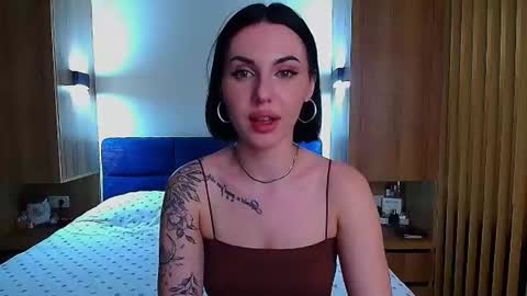 Julia online show from 07/18/26, 04:44