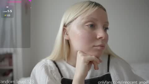i dont do shows for free. watching here silently and waiting for me to start showing you something for free is useless online show from 03/03/25, 01:31