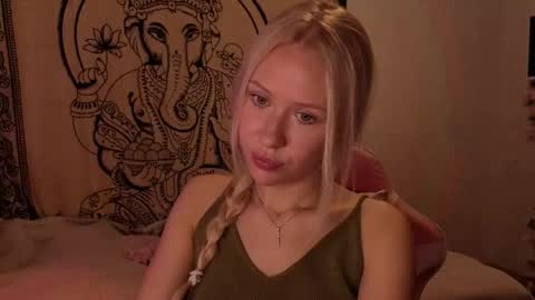 Snapshot of pureeangel chatting on 05/18/26, 10:10 Megan online show from 05/18/26, 10:10