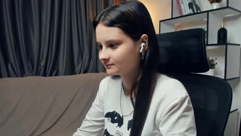 Snapshot of puremelody chatting on 10/08/25, 09:23 puremelody online show from 10/08/25, 09:23