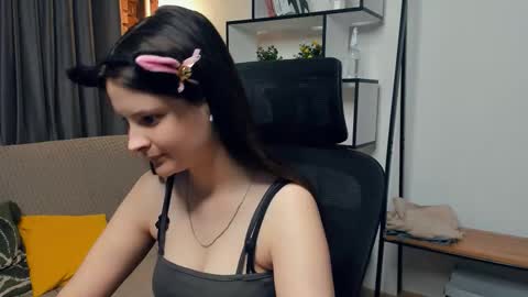 Snapshot of puremelody chatting on 10/12/25, 10:42 puremelody online show from 10/12/25, 10:42