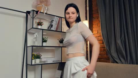 Snapshot of puremelody chatting on 10/17/25, 09:39 puremelody online show from 10/17/25, 09:39