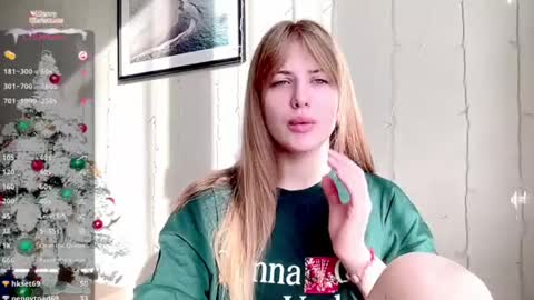 Alicia online show from 12/24/24, 11:06